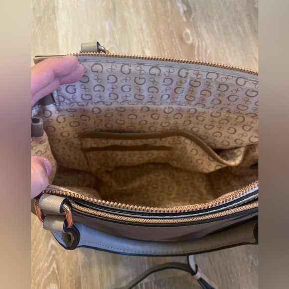 Guess Neutral Purse - Picture 6 of 6